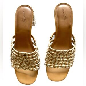 NWOT UNIVERSAL THREAD Womens Wedges with woven detail